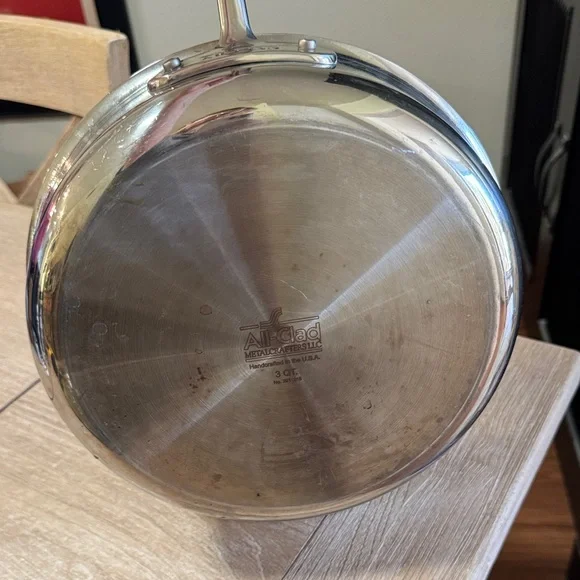 All Clad D5 Stainless Steel Saucepan with Lid 3 quart - Picture 6 of 15